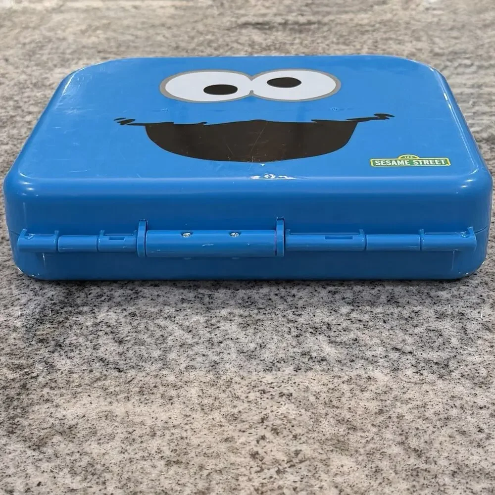 2015 Sesame Street/Hasbro-Cookie Monsters Numbers On the Go Case/Playset-Blue VG